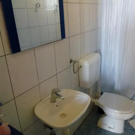 Luka Apartment *