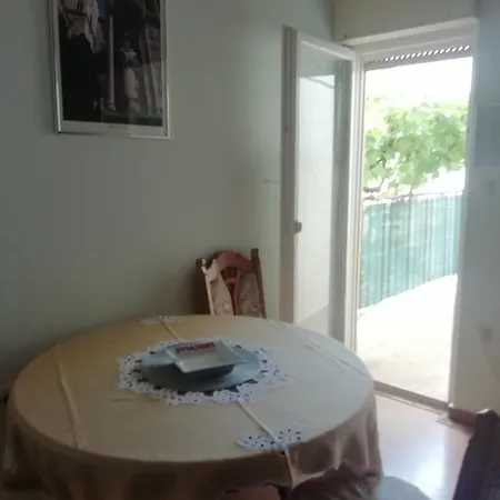 Luka Apartment *