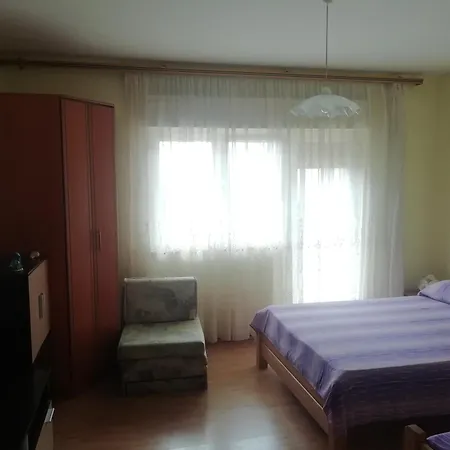 Luka Apartment *