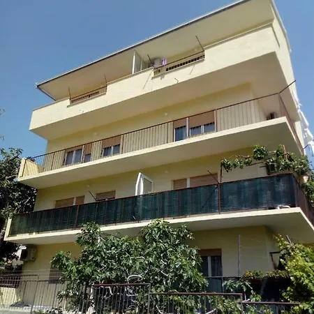 Apartment Luka *