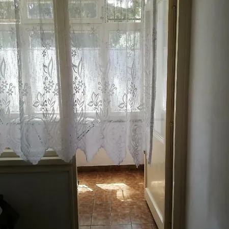 Luka Apartment *